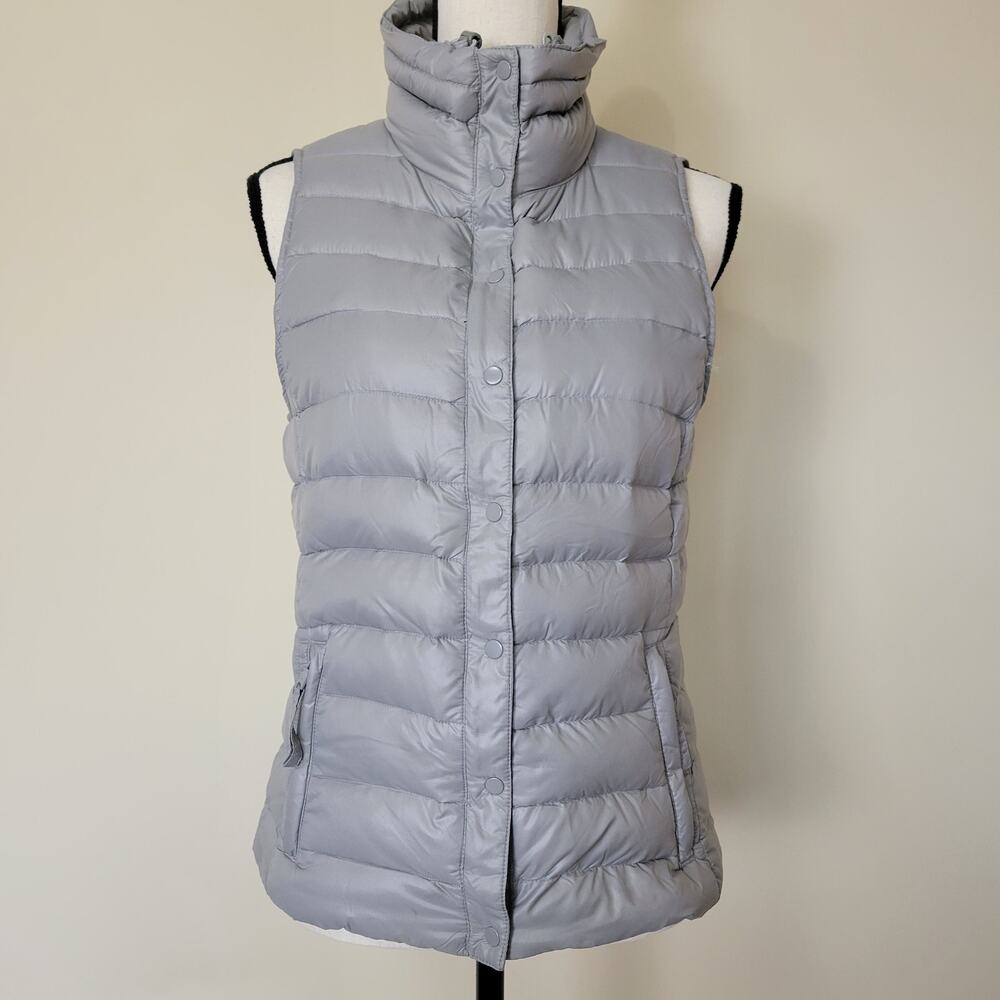 Gap Women's Size S Down Puffer Vest Gray Silver Full Zip Snap Sleeveless Pockets